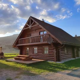 Luxusná drevená zrubová chata v obci Telgárt, hotel u gradu Telgart