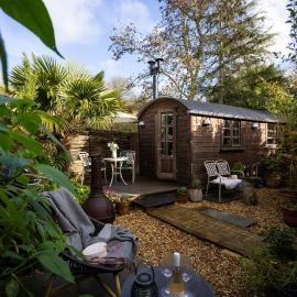 Pedney - Fireplace - 1 Pet Allowed - Free WiFi & Parking