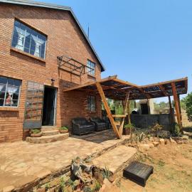 Vellies Getaway: Buffelspoort şehrinde bir otel