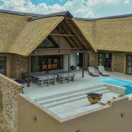 Pezulu Lodge, hotel in Warmbaths