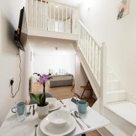 Charmstay Swiss Cottage, hotel sa London