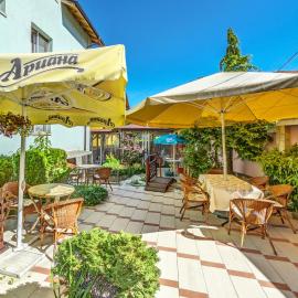 Hotel Darling – hotel w mieście Bankja