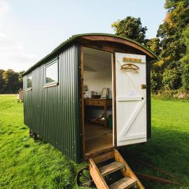 Rock Farm Slane - Glamping, hotelli kohteessa Slane