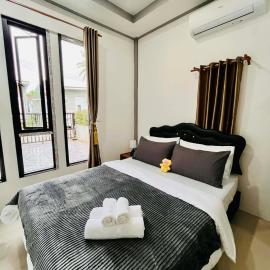Cozy Hideaway 2 BR Private Room Shared House, hotel in Ban Ta Khun