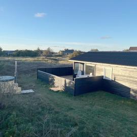 62m2 Summerhouse 350m LokkenBeach Denmark, hotel v destinácii Løkken