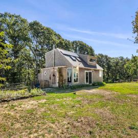 Tranquil Cozy Cottage Recently Renovated, hotell i Wellfleet