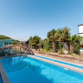 Botany Bay Beach House - Sleeps 8 - Stunning Sea Views