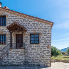 La Bodega de Gredos, hotel in Navaluenga