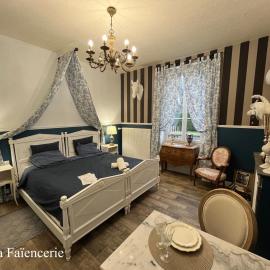 Le Grand Faubourg les Gîtes Ecurie et La Faïencerie，位于Lorris的酒店