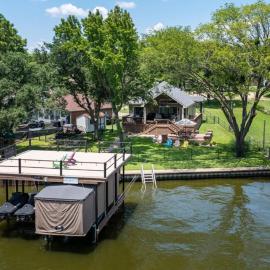 Fire Pit - Lake Views - Black-stone - Private Dock, hotel in Mabank