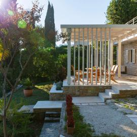 Secret Garden Barada Beach Apartment