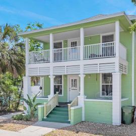Cordova Palms B - 2BR bungalow w porch، فندق في سانت أوغيستين