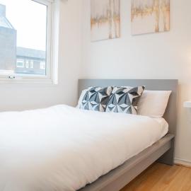 Beautiful new build studio in London, hotel in Sutton