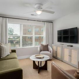 High Cotton - 3BR 3BA Condo Near UA with Pool & Gym