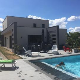 Villa au calme Amboise Piscine chauffée & Spa, отель в Амбуазе