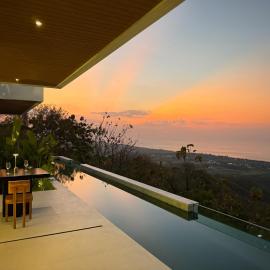 Baliwood - Ocean View Lovina, hotel a Temukus