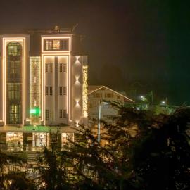 5 Falcons The Luxury Residency, hotel em Srinagar