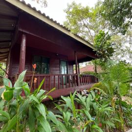 Roomy Bungalows, hotel in Koh Rong
