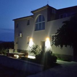 Apartments Barba, hotel em Maslenica