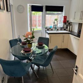 Flamingo Short Lets Greenleys, hotel in Wolverton