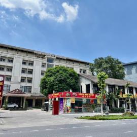 东都明月酒店Dong Do Minh Nguyet, hotell i Bồ Sơn