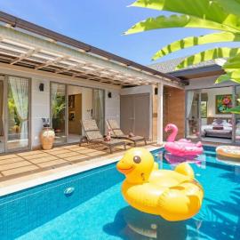 Private Resort Boutique Pool Villa Dalaa 5 , near Kamala Beach, hotel in Kamala Beach