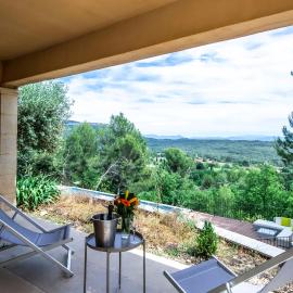 Independent Panoramic Studio with Pool - Le Tholonet, hotel a Le Tholonet