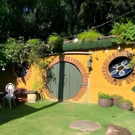 Quinta do Vale: Casa dos Hobbits - Lago, cascata, caiaque