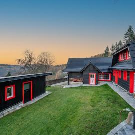 Chalet na vrchoch, hotell i Nesluša