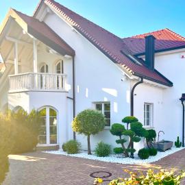 Villa Löwe - Heated Indoor Pool, Spa & Wellness Estate near Basel, hotel v destinaci Kandern