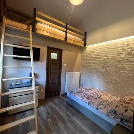 Pokój z antresolą i łazienką, hotel i Rogoźno