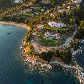 Cape Blue Suites, hotel u gradu Achladies