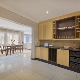 Modern Family Haven with Garden Sleeps 8