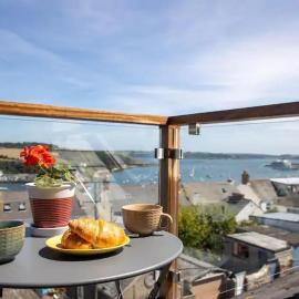 'Langton' - Best Views in Falmouth!