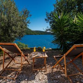 Silvio Beach House - Shoreline Haven