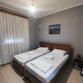 Waypoint Inn, hotel a Gjirokastër