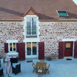 Maison d'hôtes Près de la Grenouillère, ξενοδοχείο σε Estivareilles