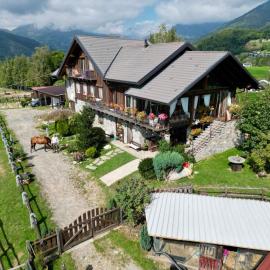 Casetta in legno alba di Montanària