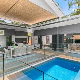 Villa 31 - Balinese Style Home With Heated Pool, Hotel in Redlynch