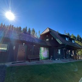 Panoramablick Hütte، فندق في Scheifling