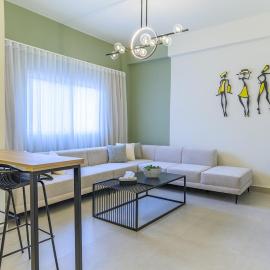 Coral 1BR Apartment In Mar Mikhael, hotel i Al Mudawwar