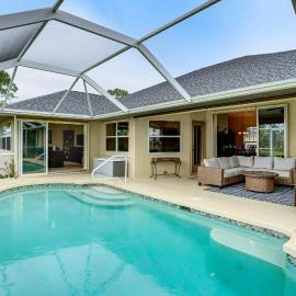 Beach Days & Fairways: Rotonda West Snowbird Home