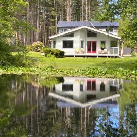 Private Pond, Dog-Friendly, Peaceful, Golfing, hotel in Eastsound