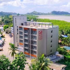 West Plaza Hotel at Lebuu Street, Hotel in Koror