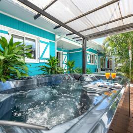 Villa L&A - Villa spacieuse avec Piscine & Jacuzzi, Hotel in Rivière