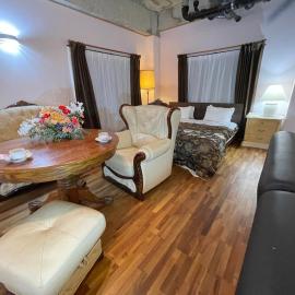 Guest House Koza Gate2, hotel in Okinawa City