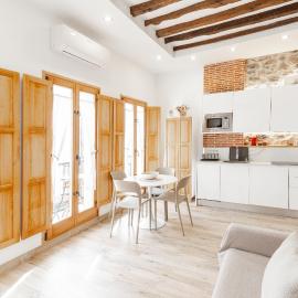 Apartamento en casco histórico con vistas a la iglesia, hotel a Castro Urdiales