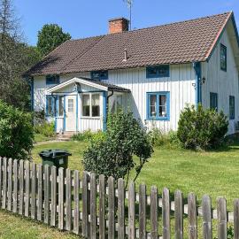 2 Bedroom Pet Friendly Home In Alsterbro, hotel v destinácii Alsterbro