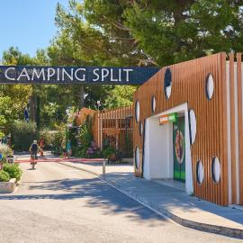 Camping Stobreč Split Mobile Homes、スプリトのホテル