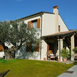 Maryhouse – hotel w mieście Borso del Grappa